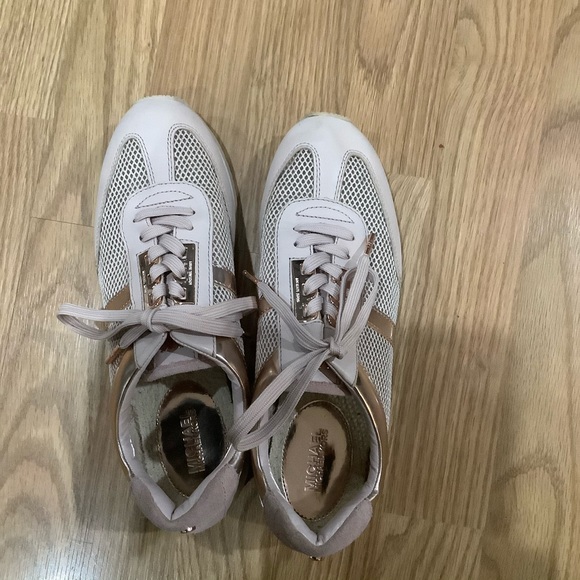 Michael Kors sneakers - Picture 2 of 5